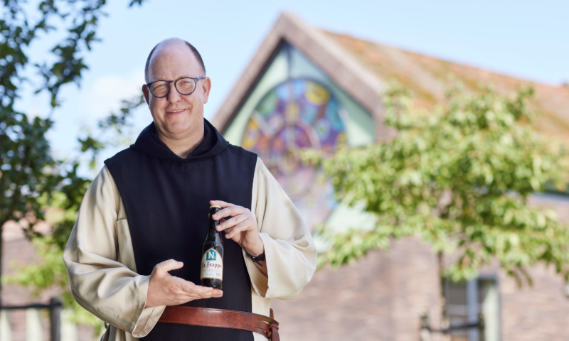 Vader Abt met La Trappe Nillis